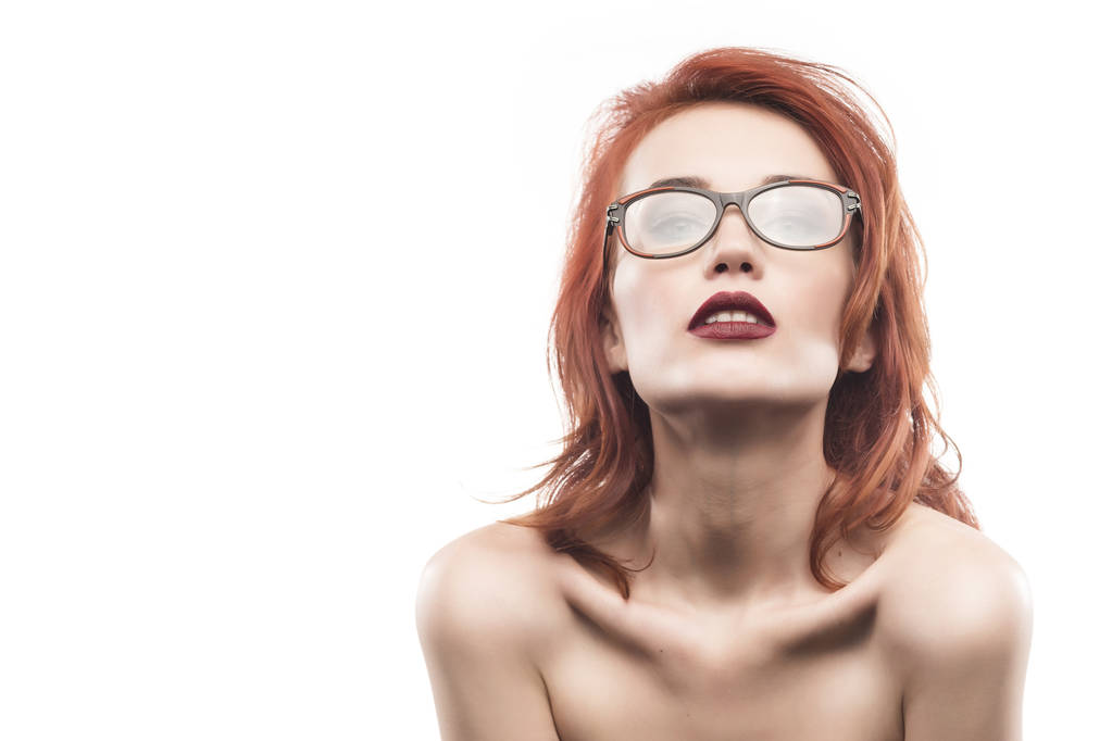 Brillen glazen vrouw portret geïsoleerd op wit - Foto, afbeelding