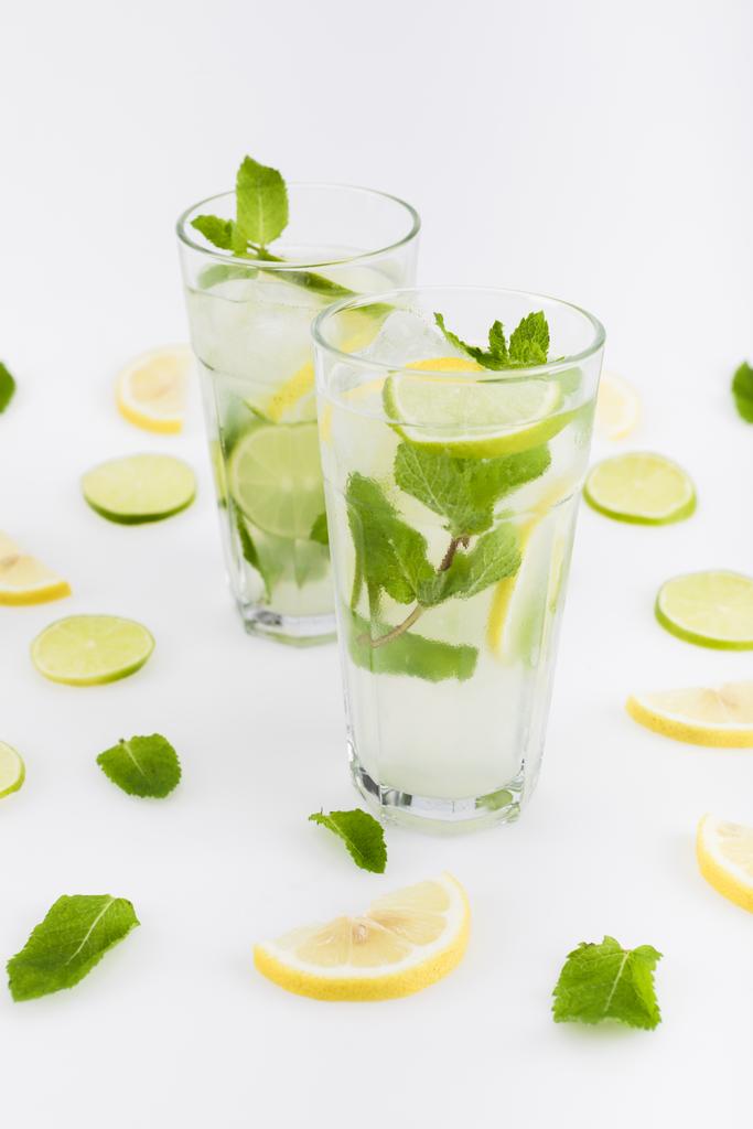frissítő citrusos és üde limonádék - Fotó, kép