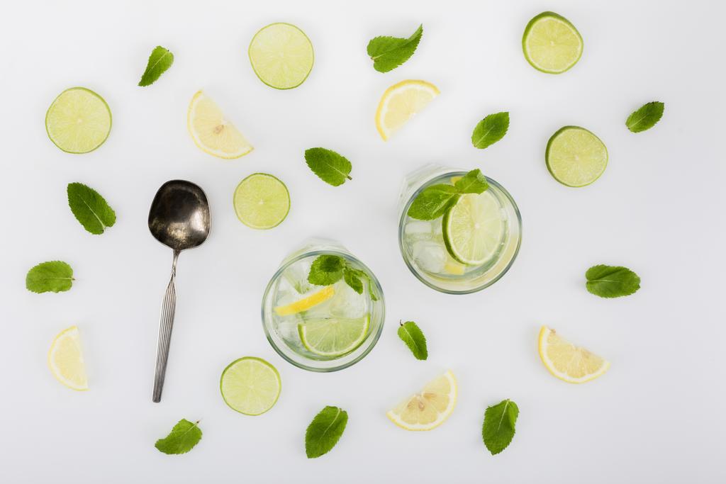 zelfgemaakte verfrissende limonade  - Foto, afbeelding