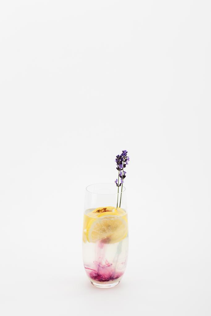 zelfgemaakte limonade met lavendel   - Foto, afbeelding