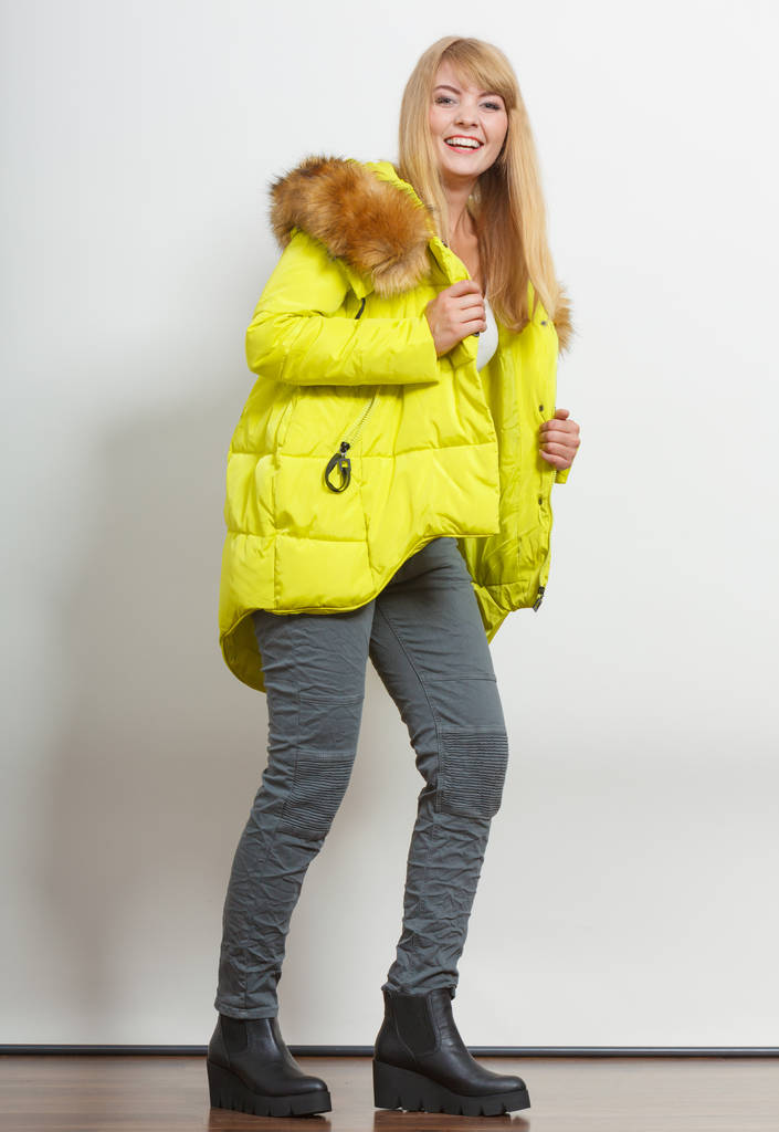 Ceketi giyen kız moda. - Fotoğraf, Görsel