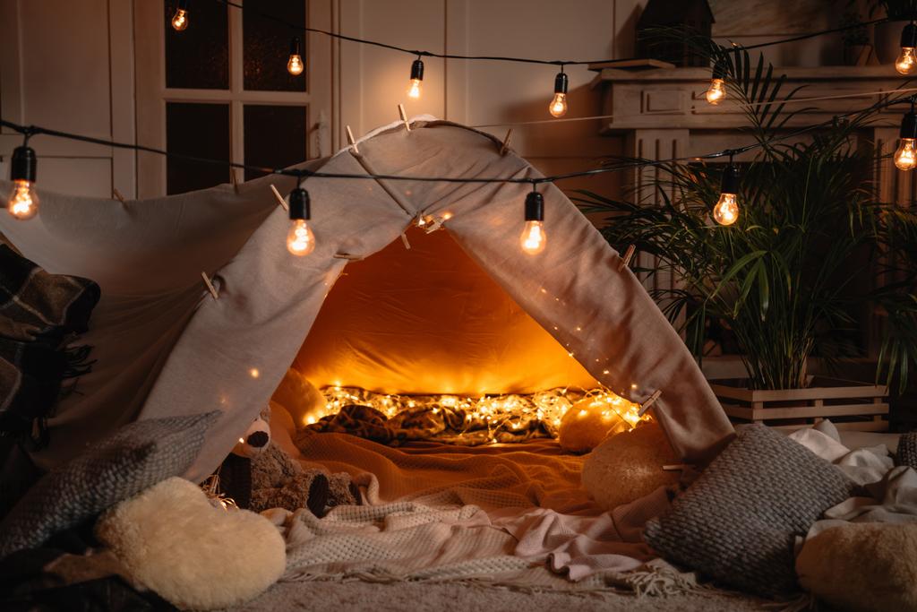 tenda fatta a mano con luci
 - Foto, immagini