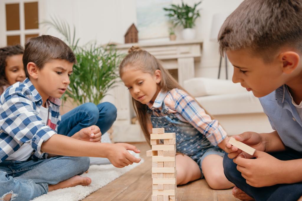 enfants jouant blocs jeu de bois
 - Photo, image