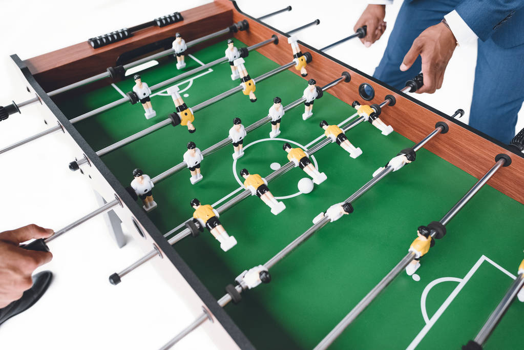 Podnikatelé hrají stolní fotbal - Fotografie, Obrázek
