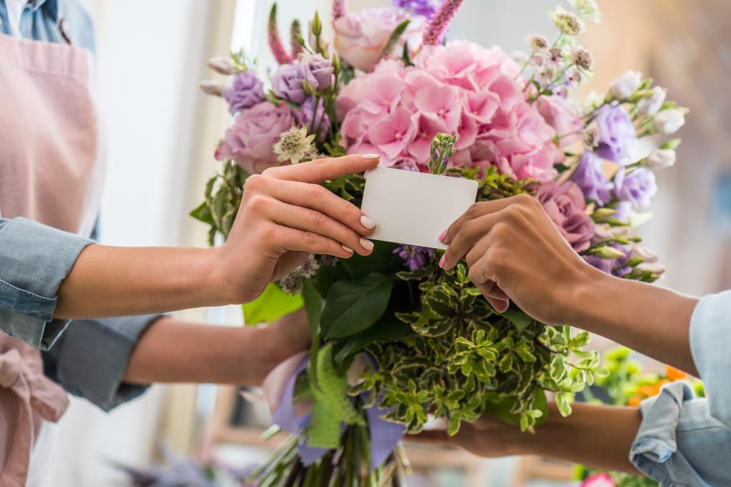 florists holding blank card - Photo, Image