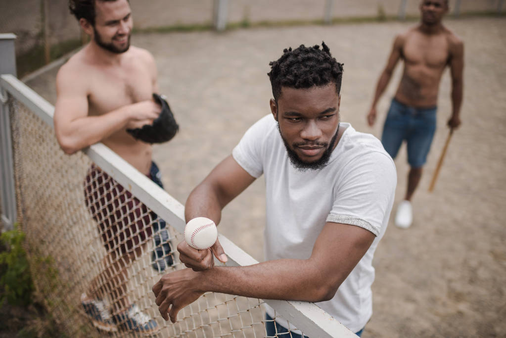 多民族の野球選手 - 写真・画像
