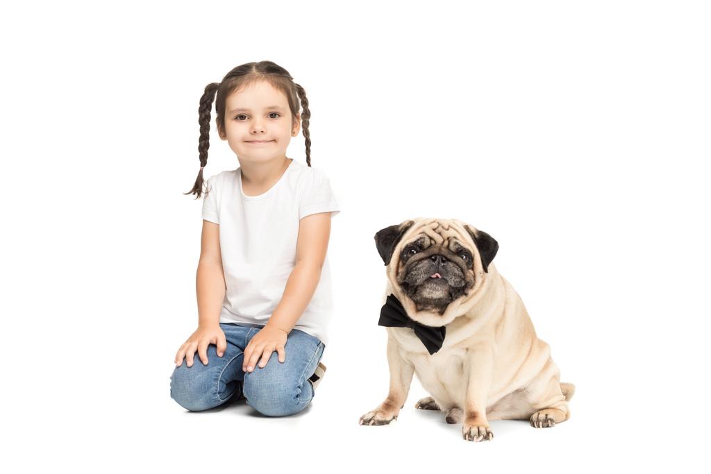 κορίτσι με πατημασιά σκύλος - Φωτογραφία, εικόνα