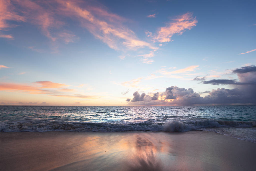 Sonnenuntergang am Strand der Seychellen - Foto, Bild