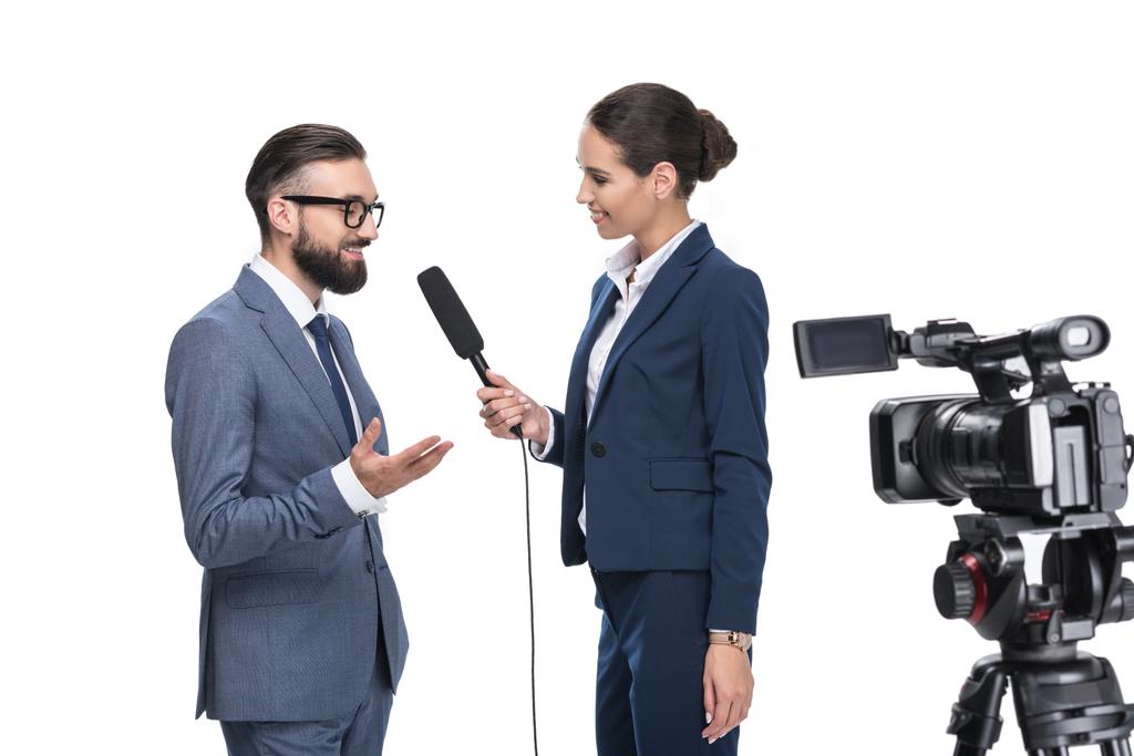 journalist interviewen een zakenman - Foto, afbeelding