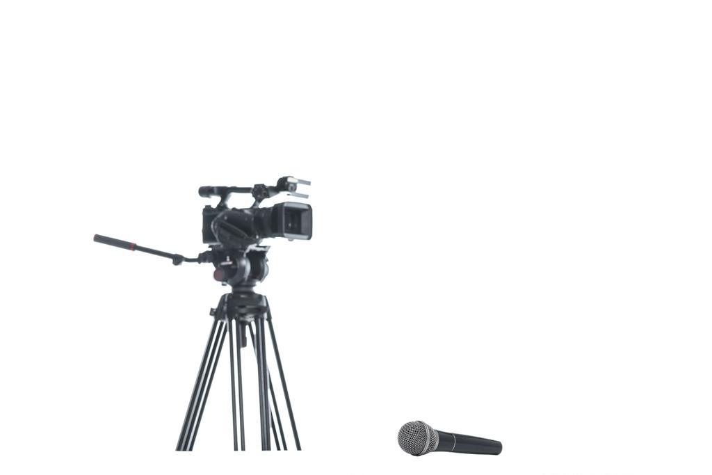 Телевизионная камера и микрофон
 - Фото, изображение