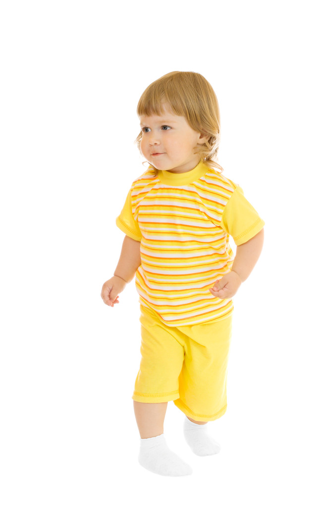 küçük kız sarı tişört ve pantolon - Fotoğraf, Görsel