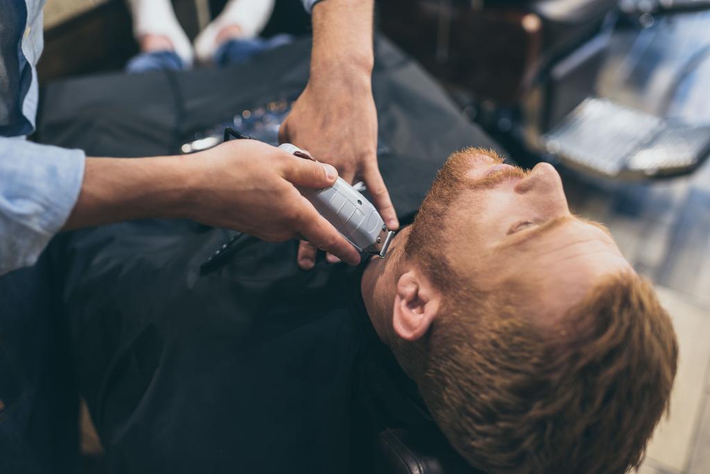 парикмахерская обрезка клиентов борода
 - Фото, изображение