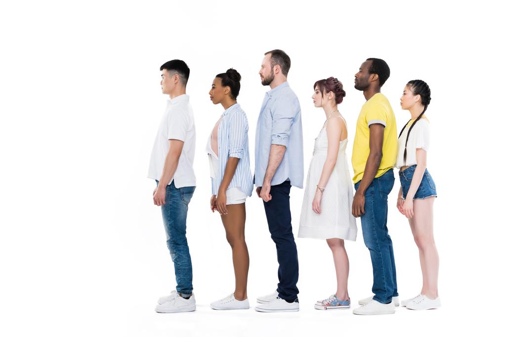 persone multietniche in fila
  - Foto, immagini