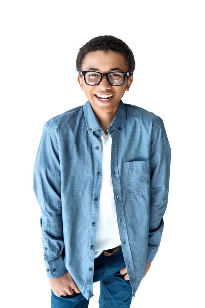 眼鏡でアフリカ系アメリカ人の 10 代の少年 - 写真・画像