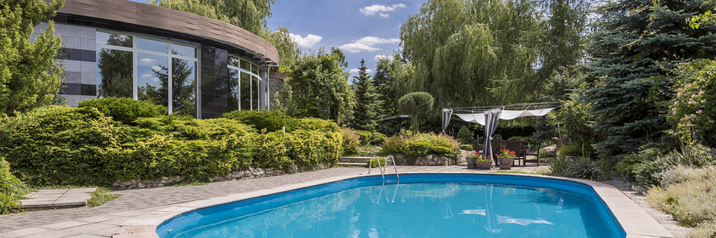 Skleněný dům s bazénem - Fotografie, Obrázek