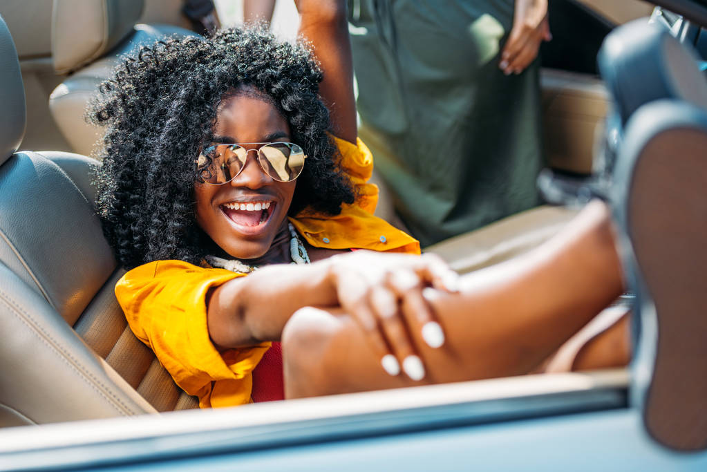 Африканская американка в машине
 - Фото, изображение