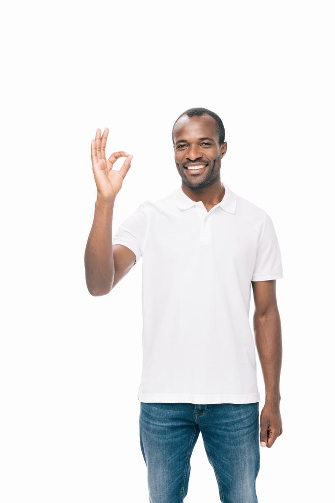 africano americano hombre mostrando ok signo
 - Foto, imagen