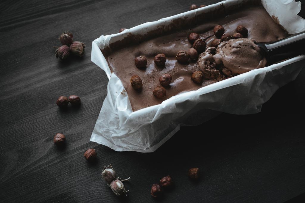 Gelato al cioccolato fatto in casa
 - Foto, immagini