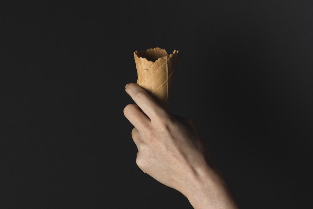 kezében ostya kúp - Fotó, kép