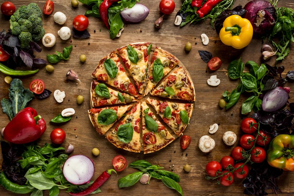 cortar pizza italiana
 - Foto, Imagem