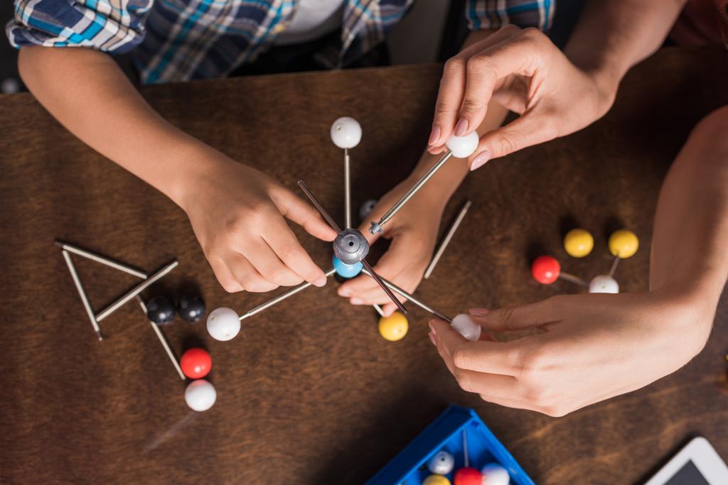 modèle d'atomes de construction familiale
 - Photo, image