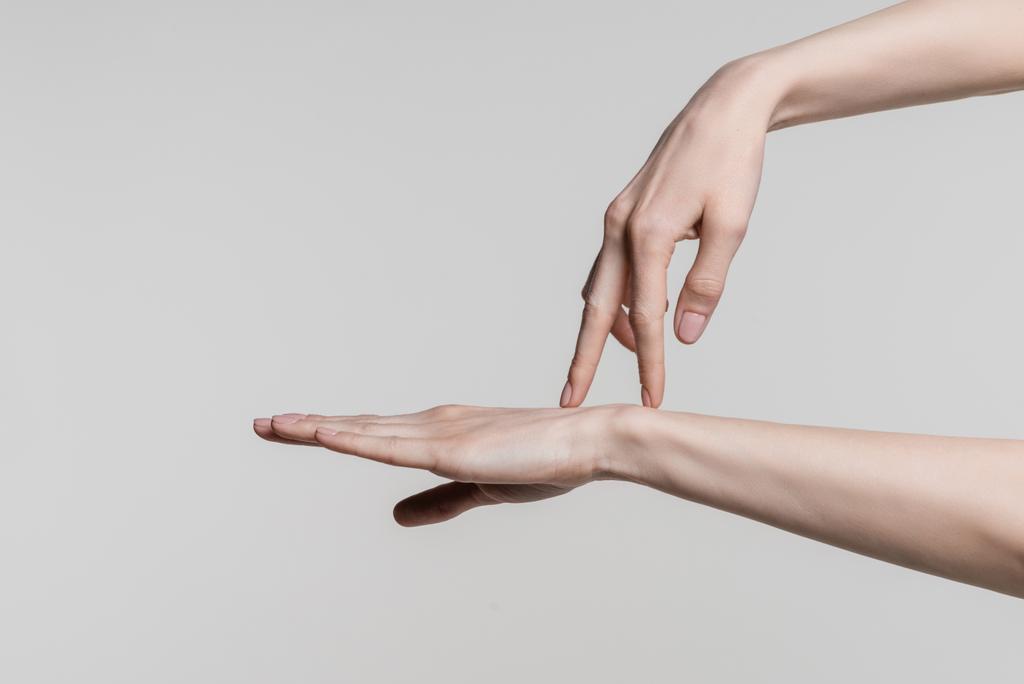 vrouwelijke handen gebaren - Foto, afbeelding