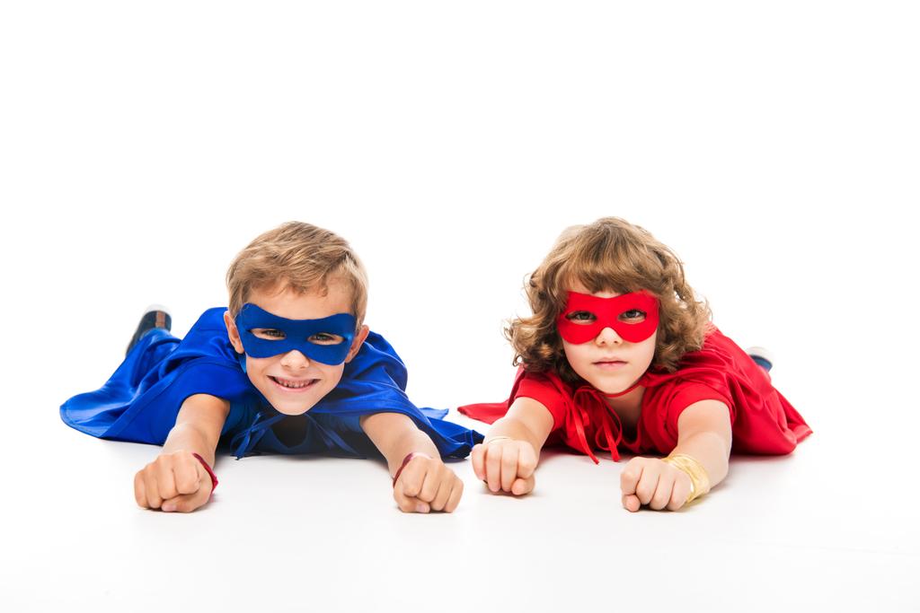 мальчики в костюмах супергероев
 - Фото, изображение