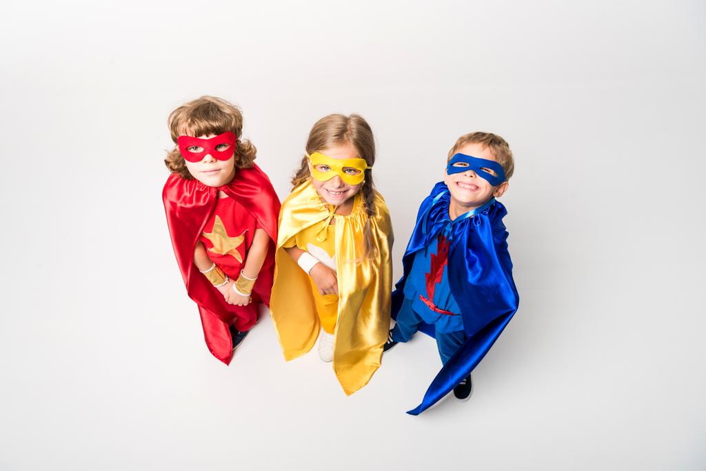 Dzieci w superbohatera kostiumy - Zdjęcie, obraz