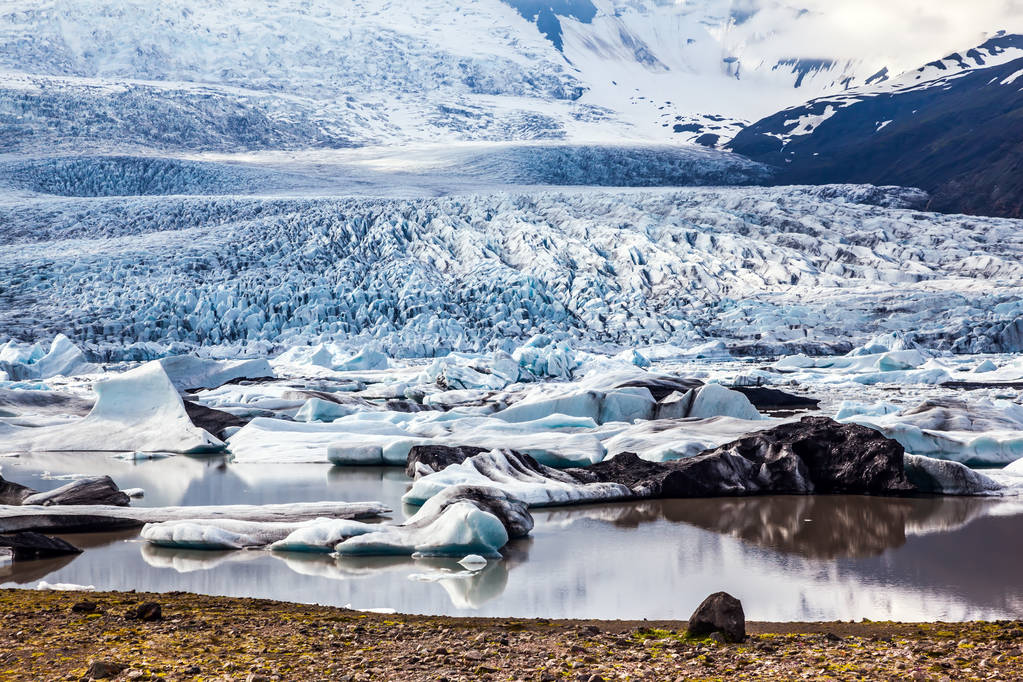  アイスランドの氷河 Vatnajokull - 写真・画像
