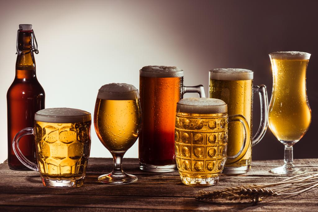 sortimento de cerveja em copos
 - Foto, Imagem