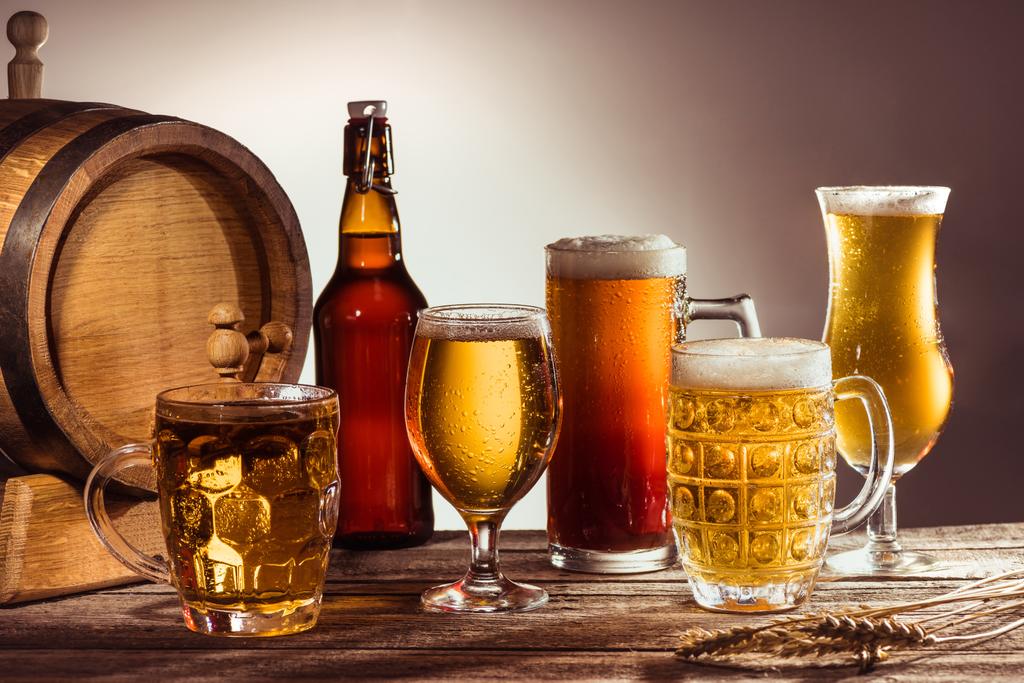 cerveza diferente en vasos
 - Foto, imagen