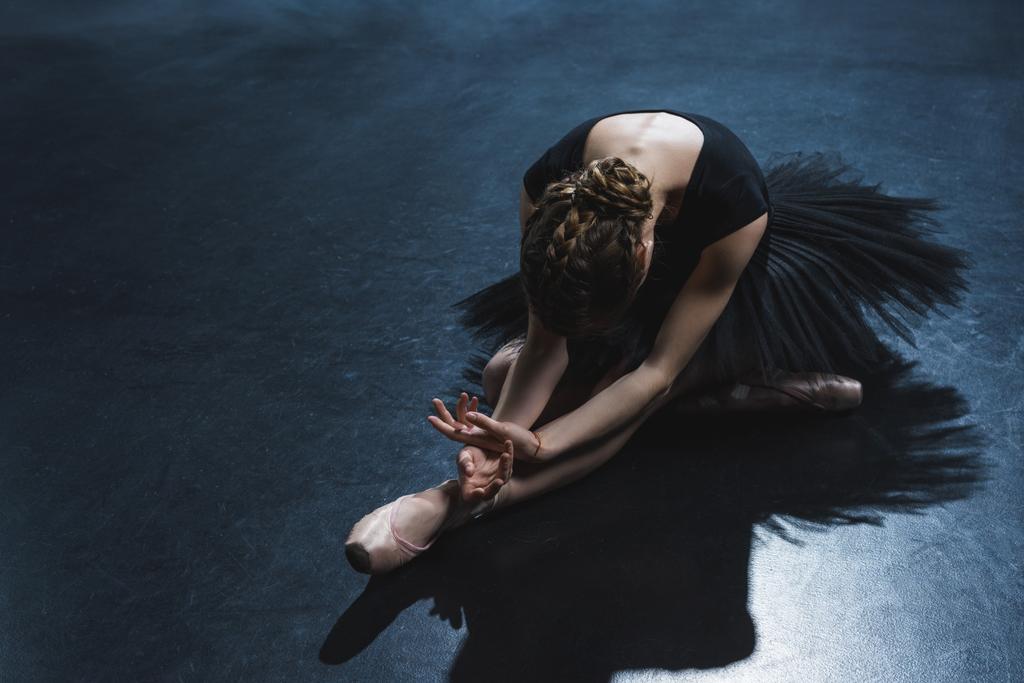 балетный танцор в черной пачке
 - Фото, изображение