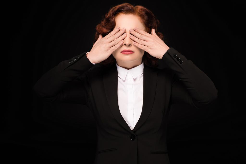 Geschäftsfrau verdeckt die Augen - Foto, Bild