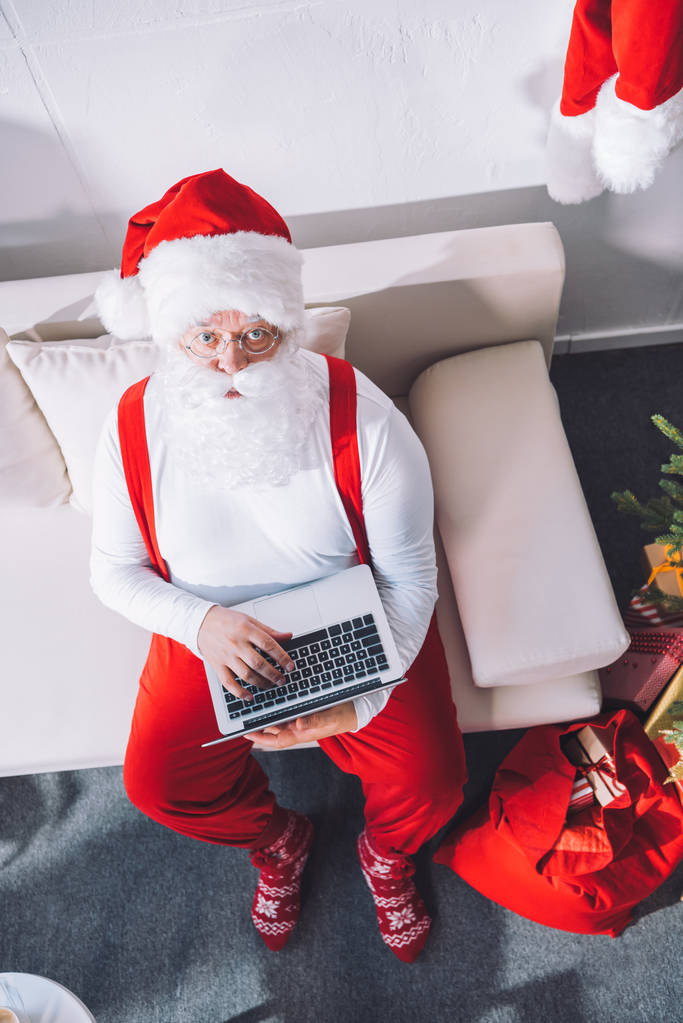 Noel Baba ile laptop - Fotoğraf, Görsel