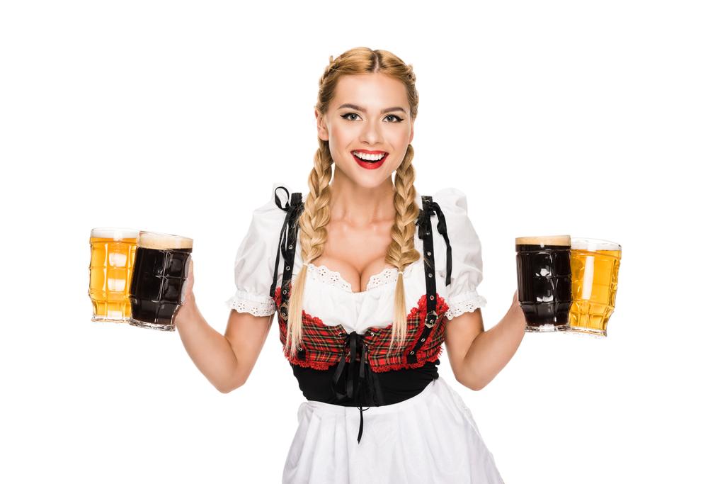 camarera con vasos de cerveza
 - Foto, Imagen