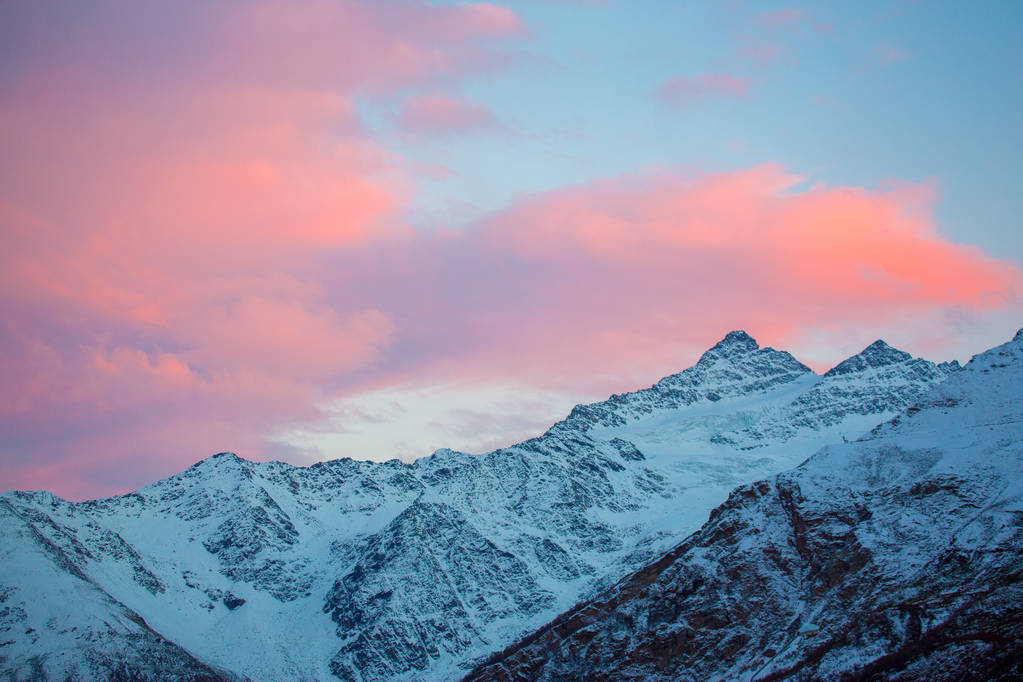 Montagnes au coucher du soleil
 - Photo, image