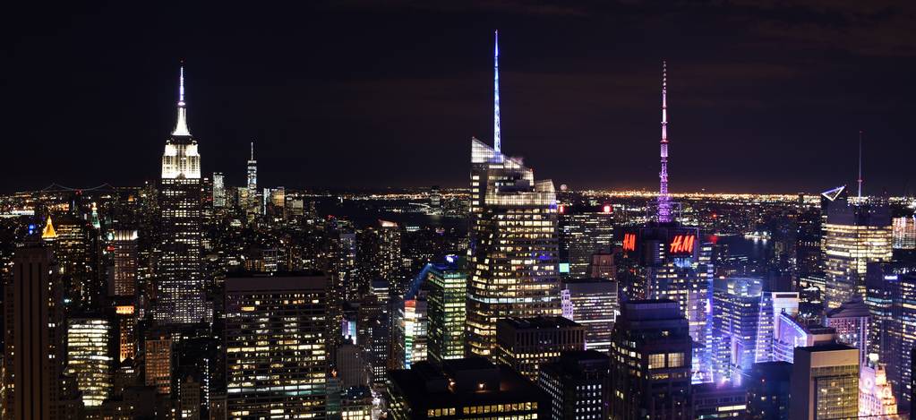 夜のニューヨークのスカイライン - 写真・画像