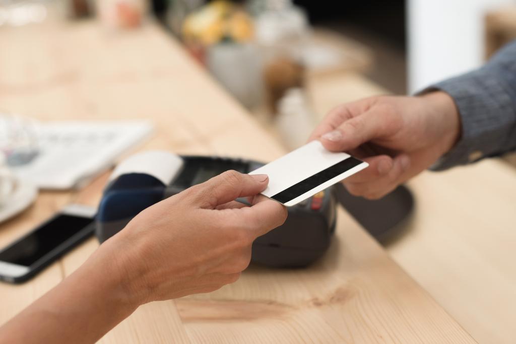 πληρωμή με πιστωτική κάρτα - Φωτογραφία, εικόνα