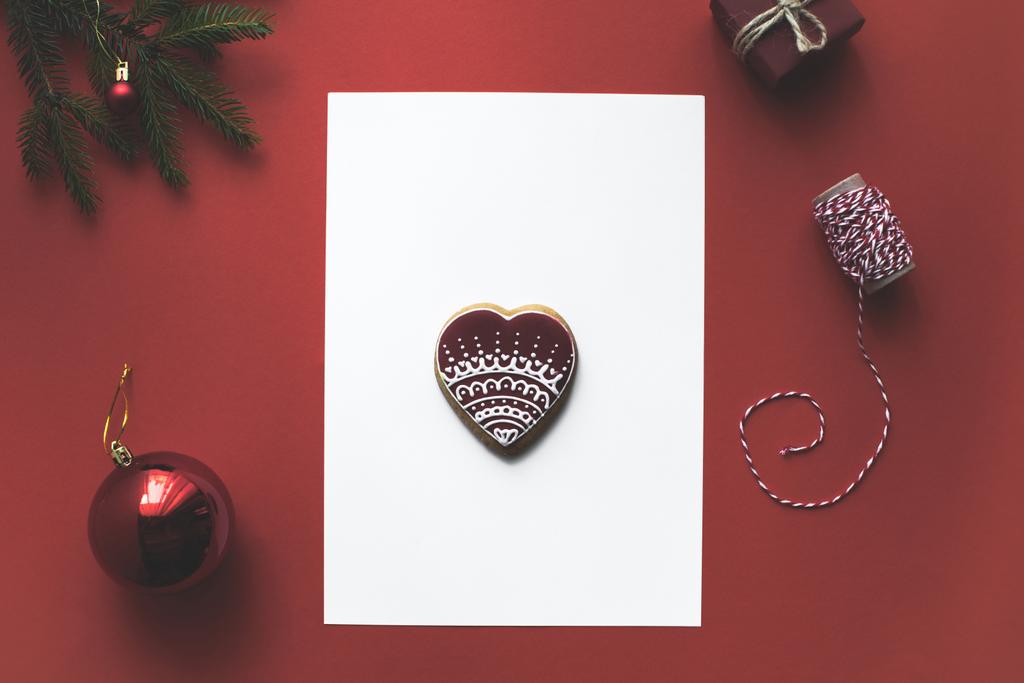 tarjeta de Navidad con galleta de jengibre
 - Foto, imagen