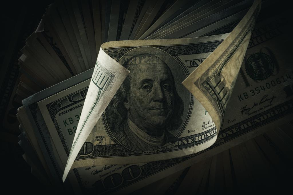 Fondo de billetes en dólares
 - Foto, Imagen