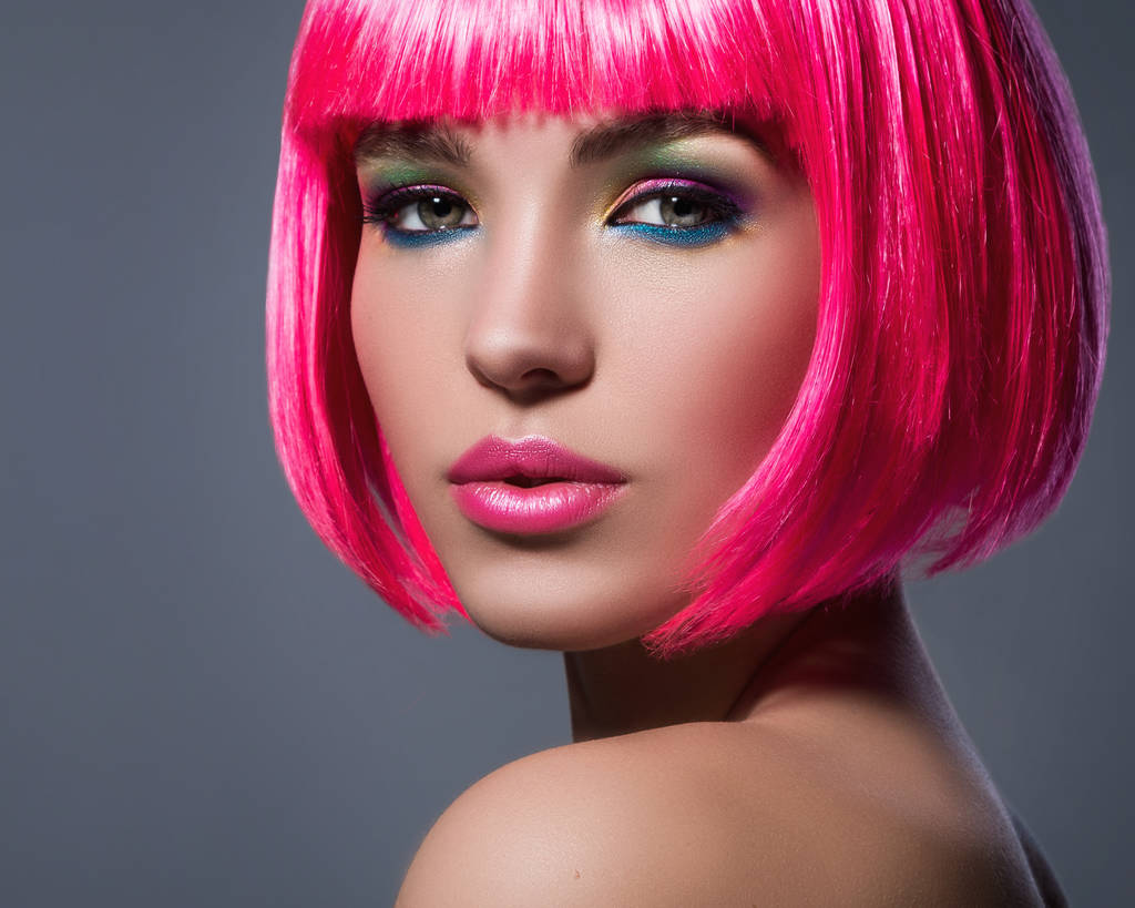 młoda kobieta z różowymi włosami - Zdjęcie, obraz
