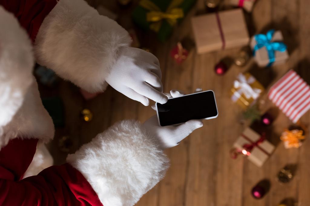 Άγιος Βασίλης με smartphone - Φωτογραφία, εικόνα