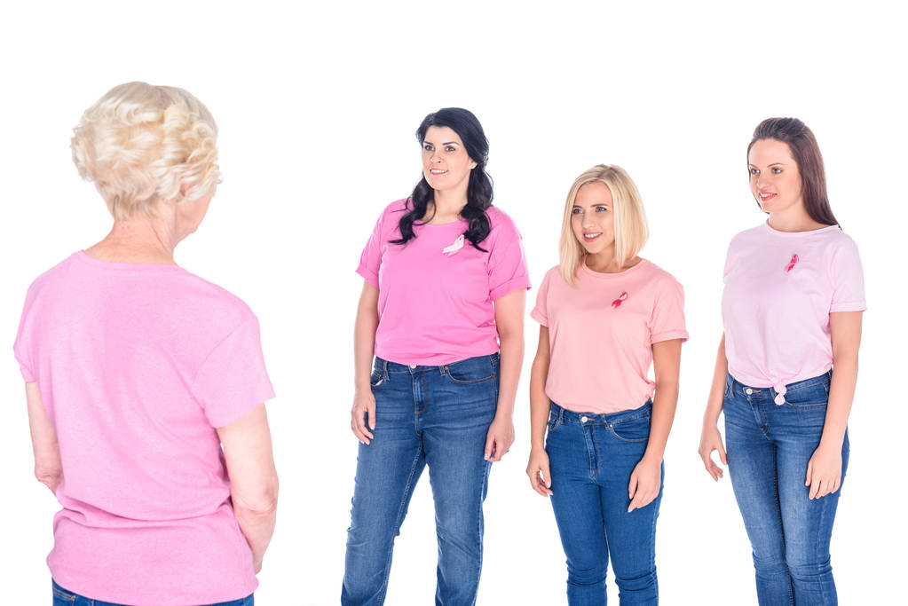femmes en t-shirts roses avec rubans
 - Photo, image