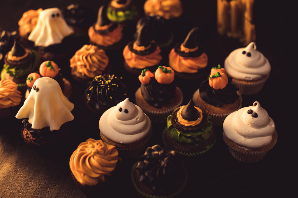 cupcakes de Halloween caseiros
  - Foto, Imagem