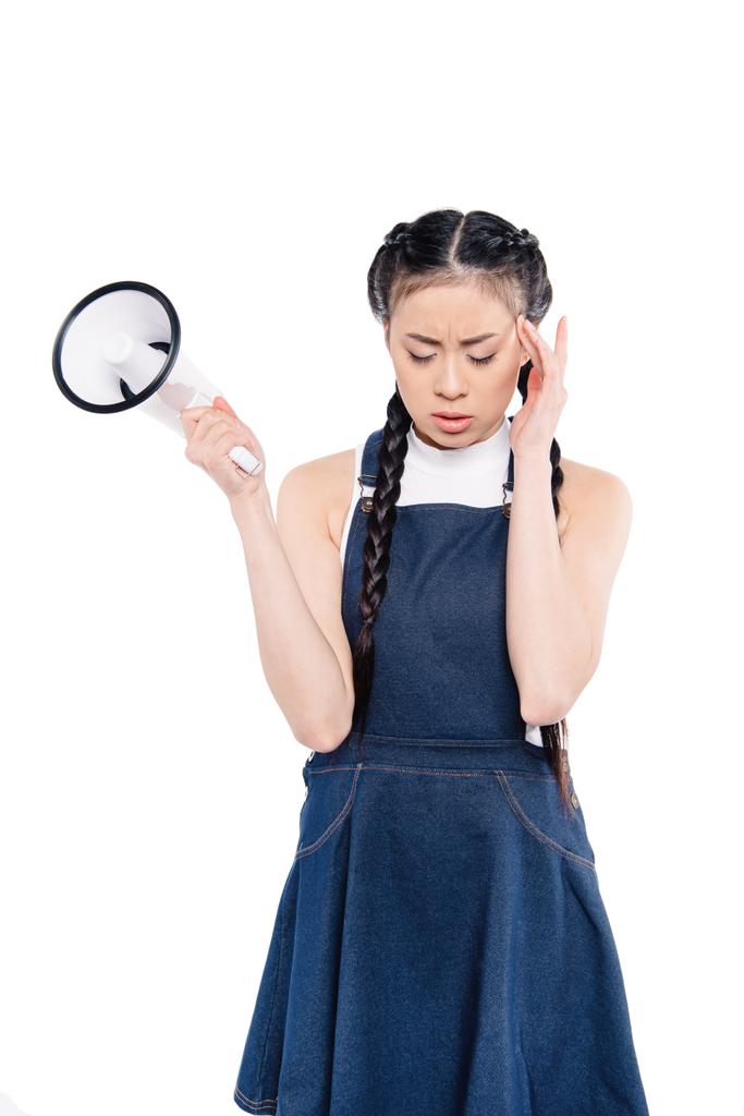 moe Aziatische vrouw met luidspreker  - Foto, afbeelding
