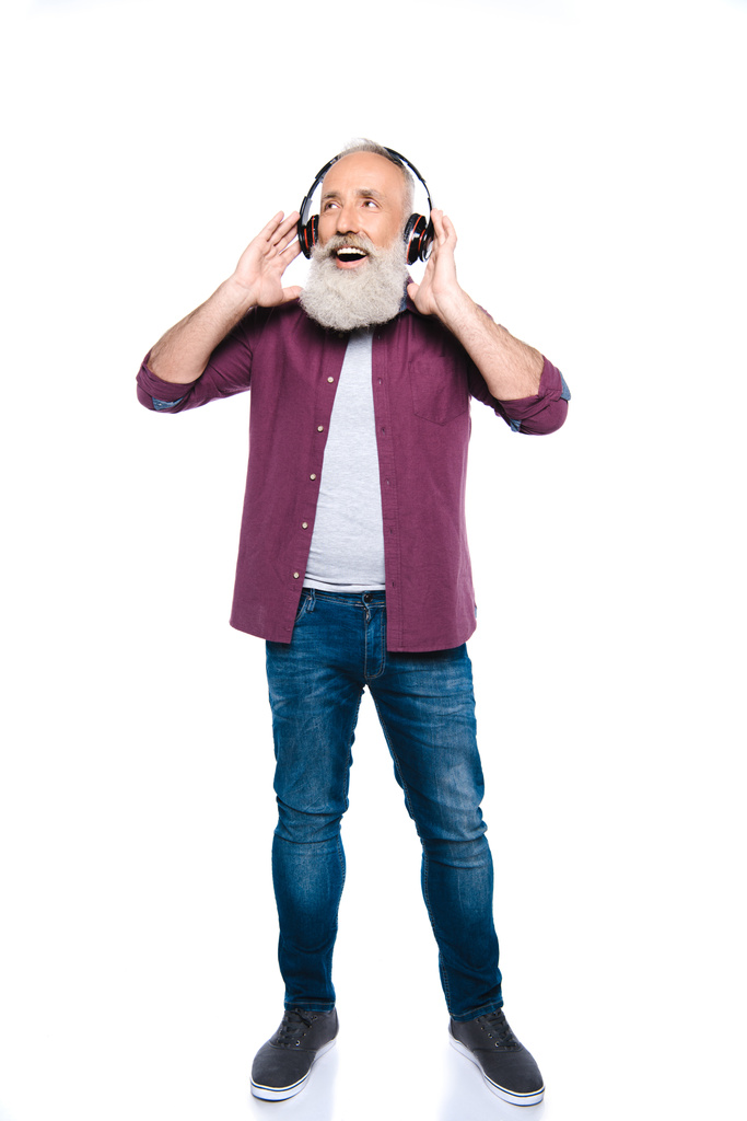 senior homme écouter de la musique avec écouteurs
 - Photo, image