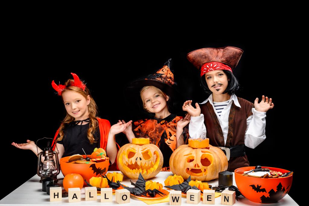 halloween pumpkins çocuklarla - Fotoğraf, Görsel