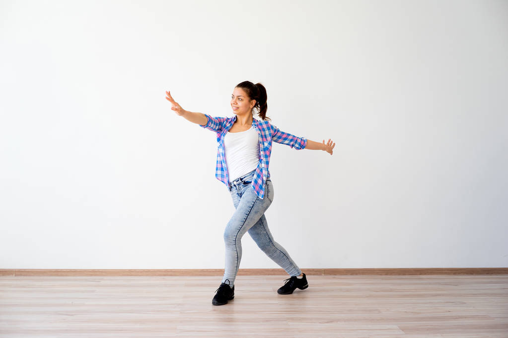 πορτρέτο του ένα κορίτσι που χορεύει - Φωτογραφία, εικόνα