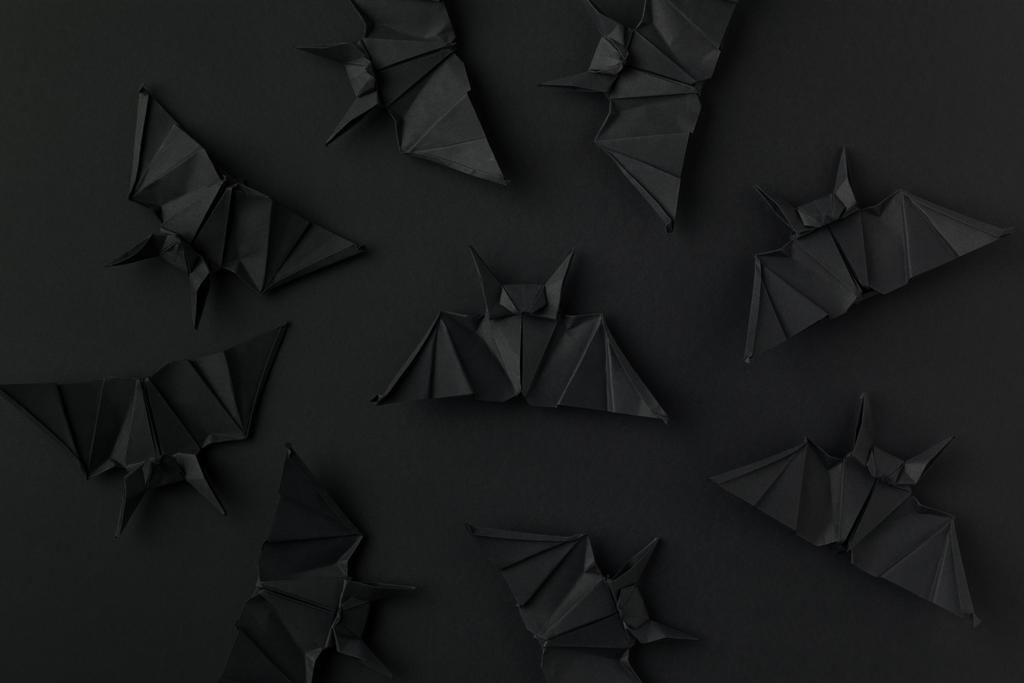 ハロウィーンのための折り紙バット - 写真・画像