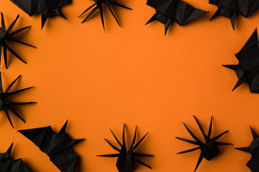 cadre halloween avec araignées et chauves-souris
 - Photo, image